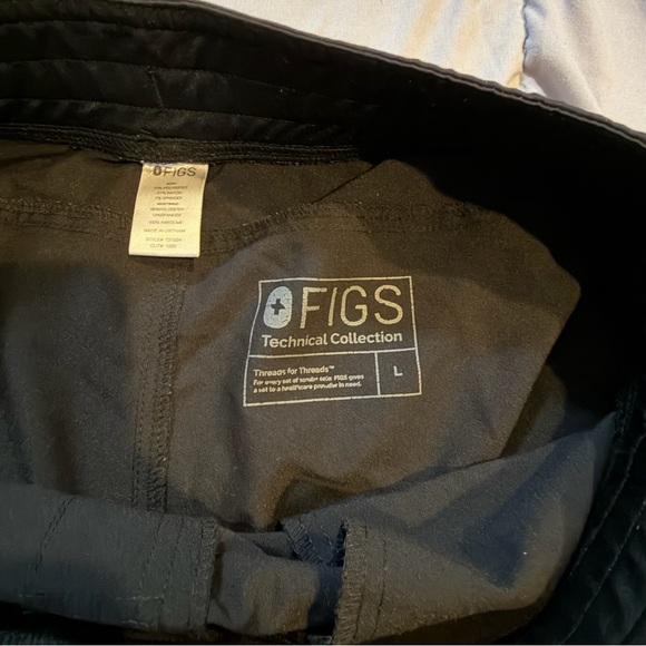 Figs women’s Kade cargo scrub pants - black - size large - Picture 2 of 2